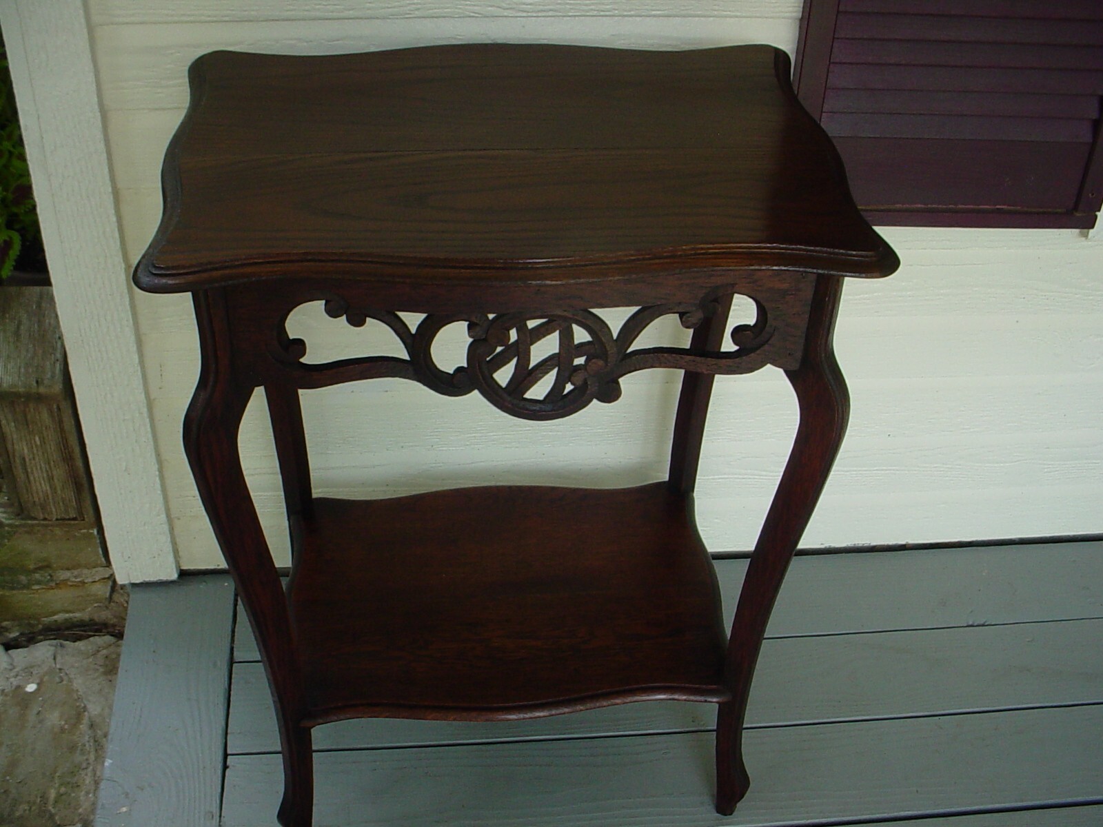 Nice Older Solid European Oak Lamp Side End Bedside Table W/Pierced Carved Skirt