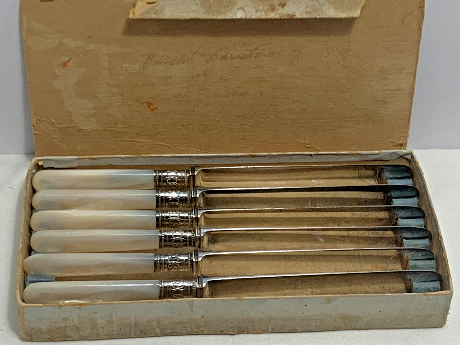 Antique M.S. SMITH & CO. – MEDIUM KNIVES, mother-of-pearl handles