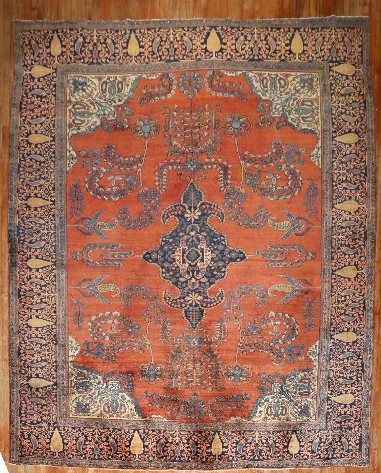 Antique Gorgeous Sarouk Farahan World Class Rug Size 10’7”x12’9”