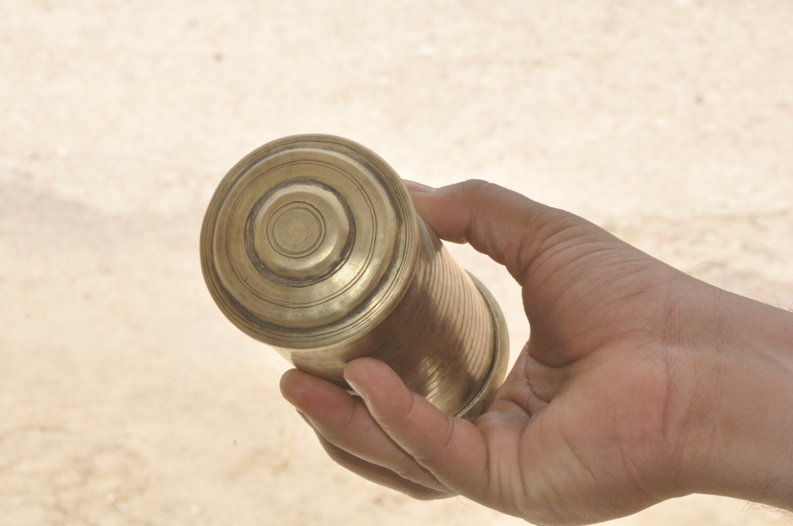 Old Brass Handcrafted Cylindrical Shape Solid Lime Paste Box, Nice Patina