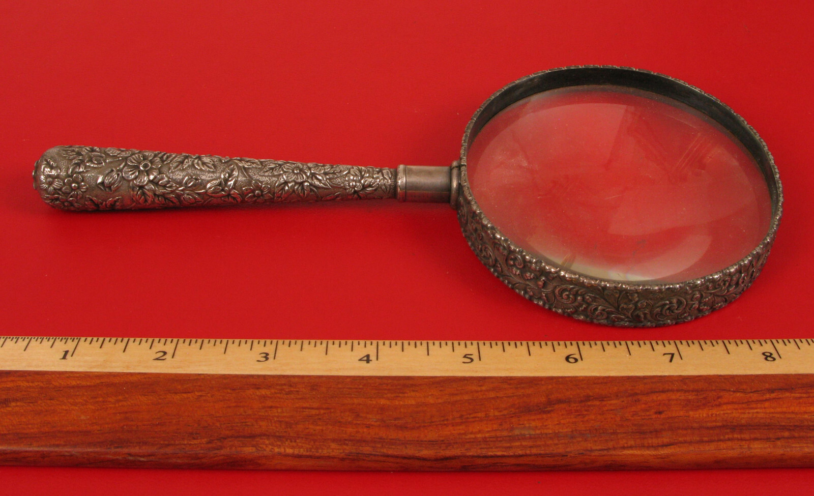 VINTAGE FINELY DETAILED SILVER PLATE FLORAL ART NOVEAU STYLE MAGNIFYING GLASS !!