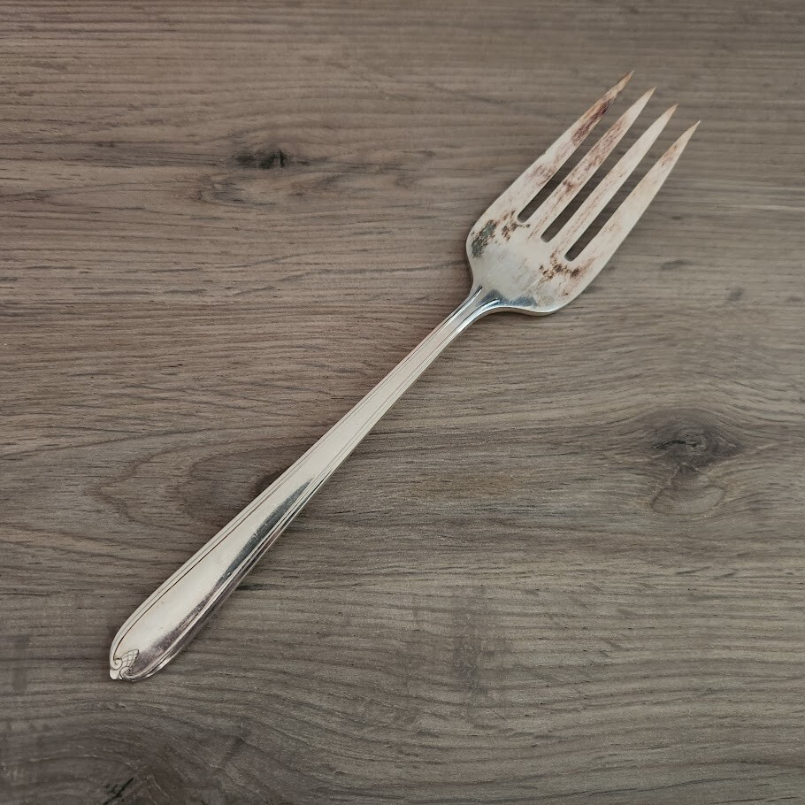Oneida Silver Longchamps Chaumont Cold Meat Serving Fork 8 1/2″ Silverplate 1935