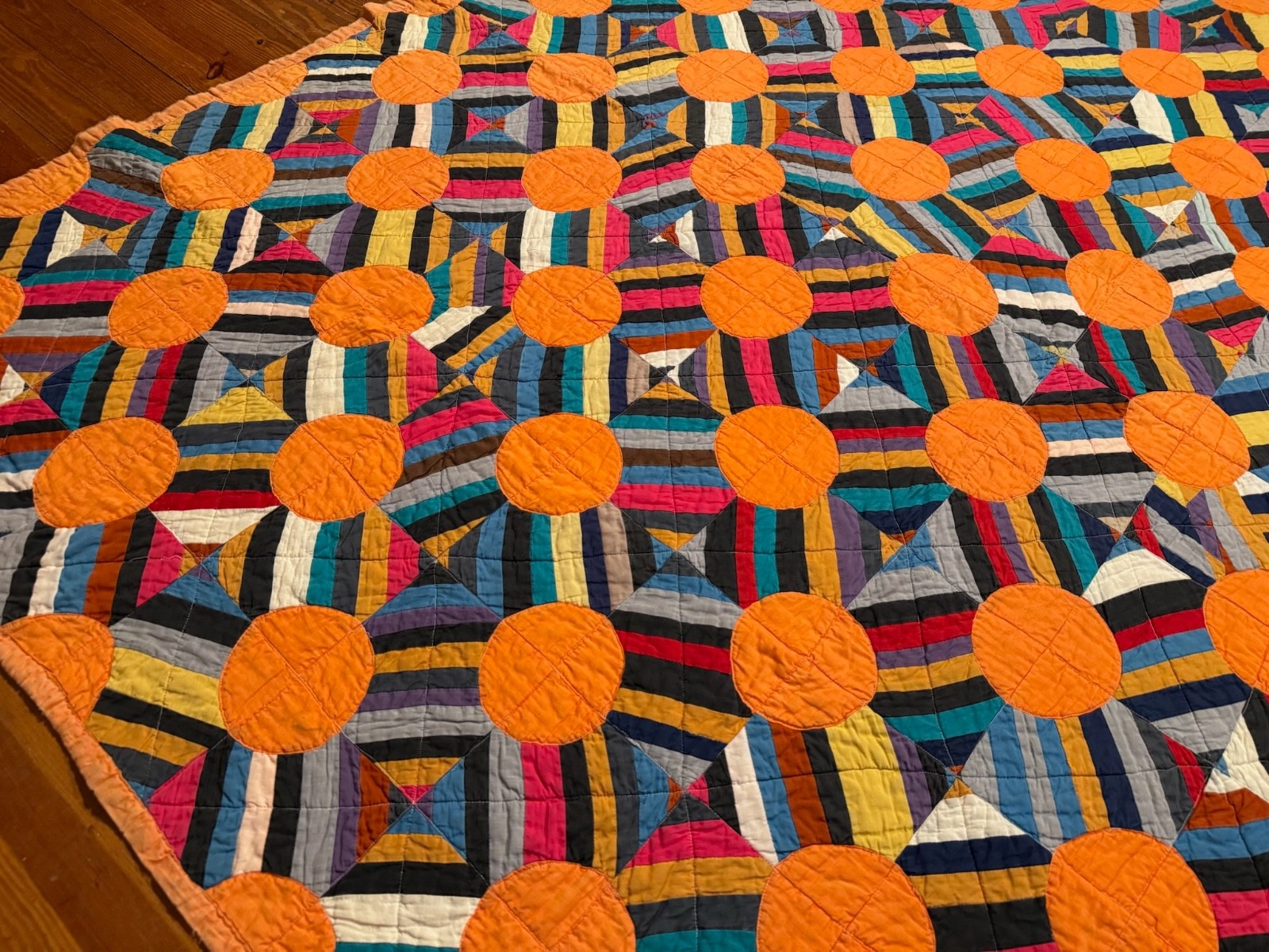 INCREDIBLE ANTIQUE PATCHWORK QUILT, COLORFUL OPTICAL ORANGES ON LOG CABIN,C1930!