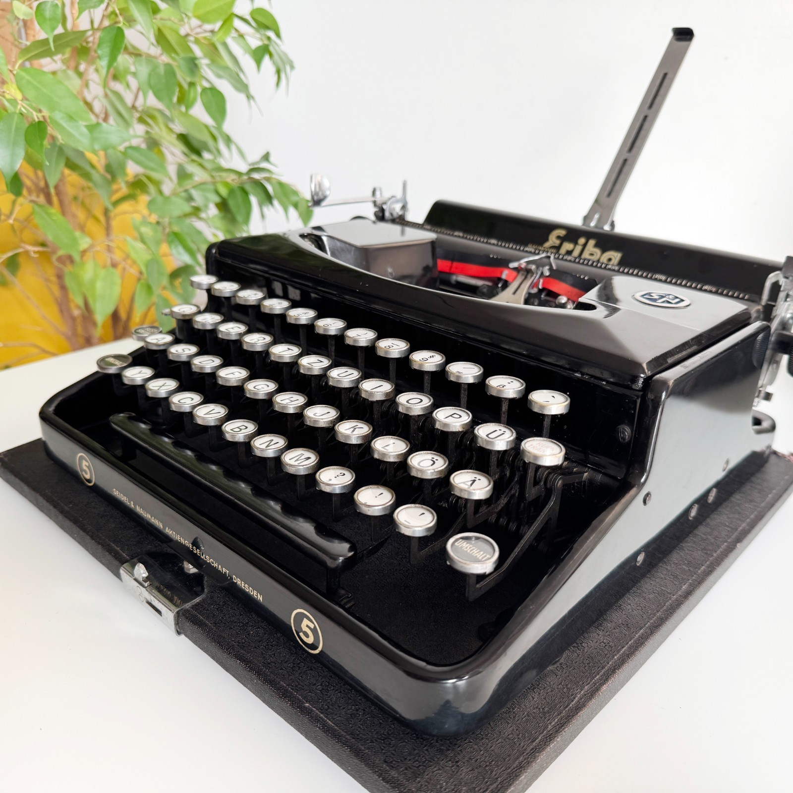 Erika 5 Typewriter | 1930s | Working | Serviced | UPS 3-Day to US/CAN