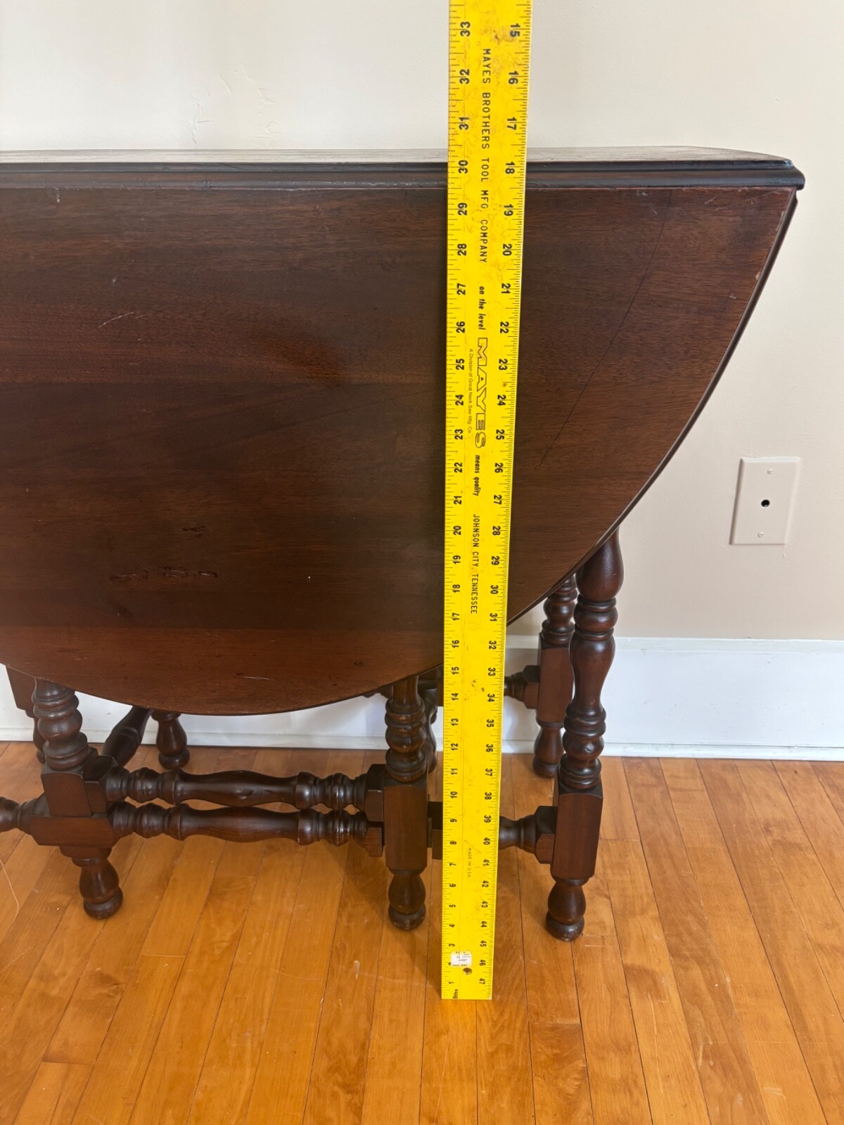 Drop Leaf Gate-leg Oval Table c. 1930s