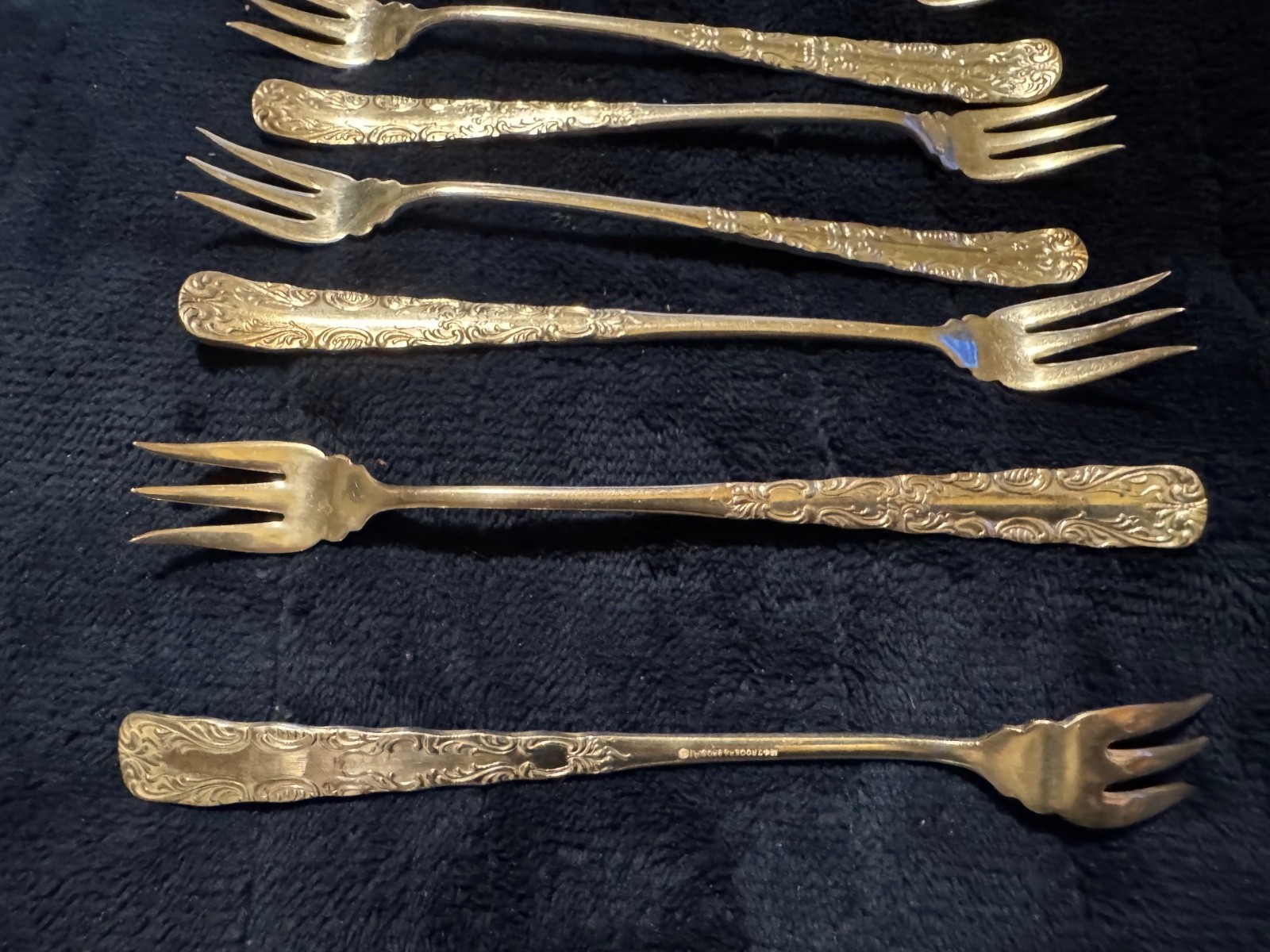 8 Piece 1847 ROGERS BROS A 1 Silverplate Ornate Seafood Forks 3-Prong Vintage 6″