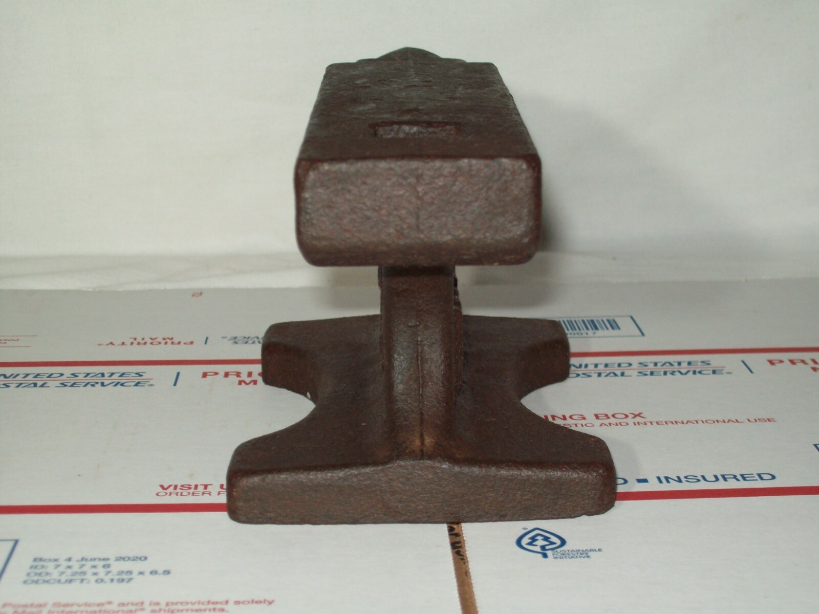 Hobby 9 Pound Anvil ~ Primitive Blacksmith / Jewelers Iron Tool ~ Displays Well