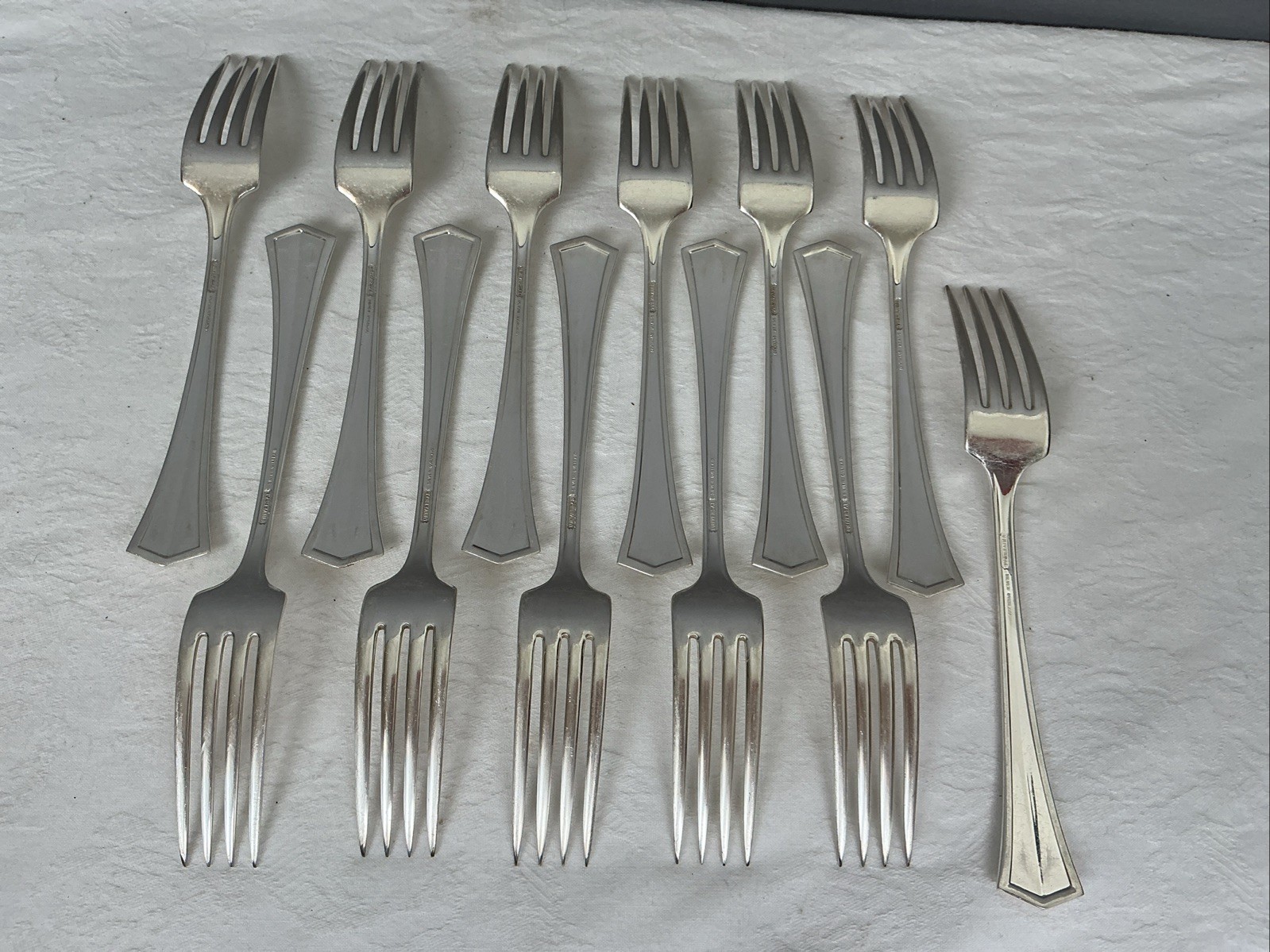 Universal Silver Overlaid Flatware Farmington Silverplate Forks 1917 Lot Of 12