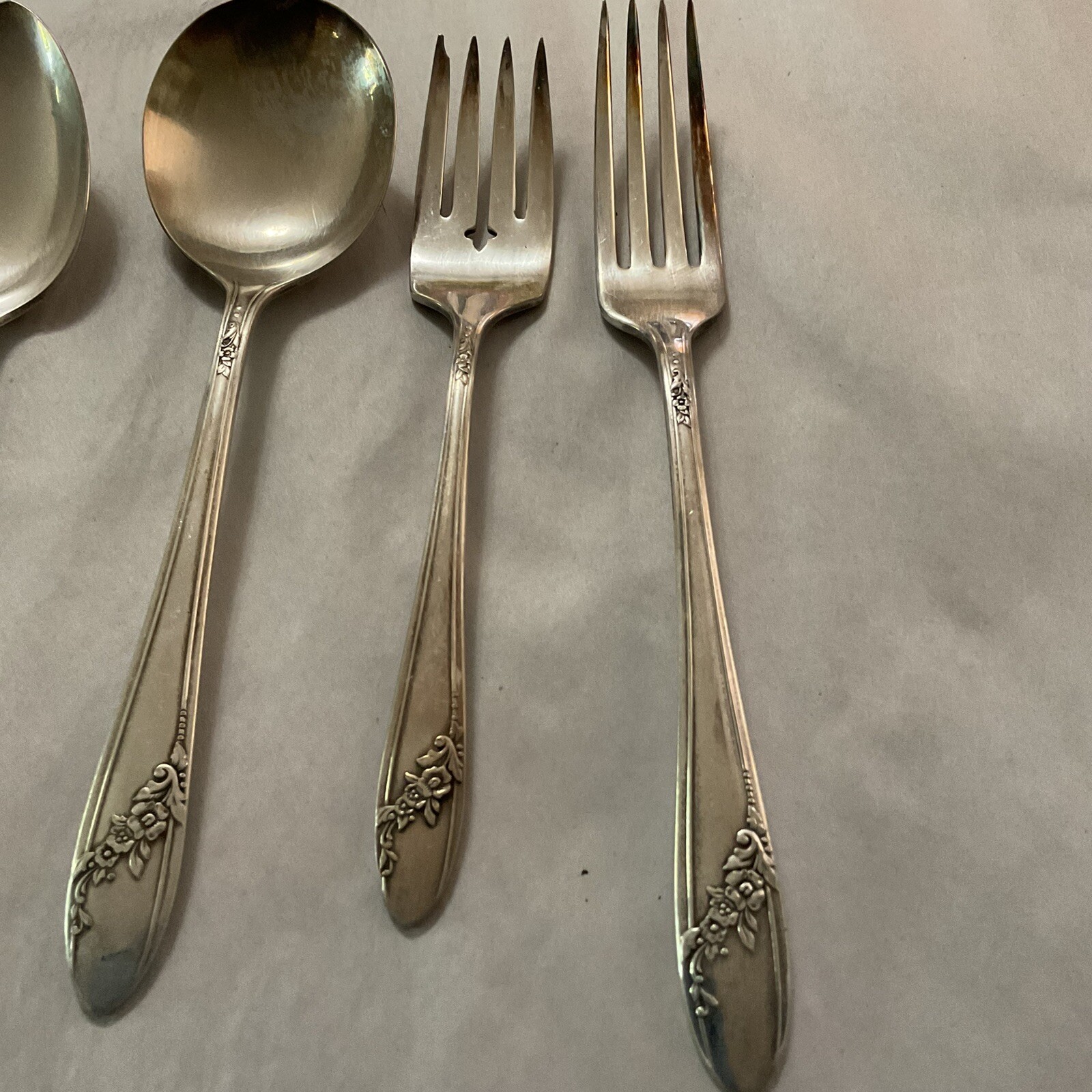 7 Piece Replacement Set 1946 TUDOR PLATE FINE FLORAL