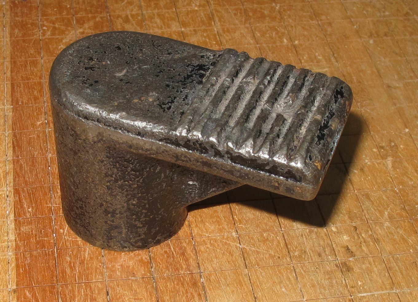 CAST IRON STEP FOR 15/16″ DIAMETER POST OR PIPE END