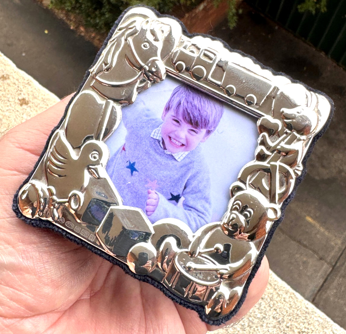 Sterling Silver Childs Frame – Carrs of Sheffield – Sheffield – 2013