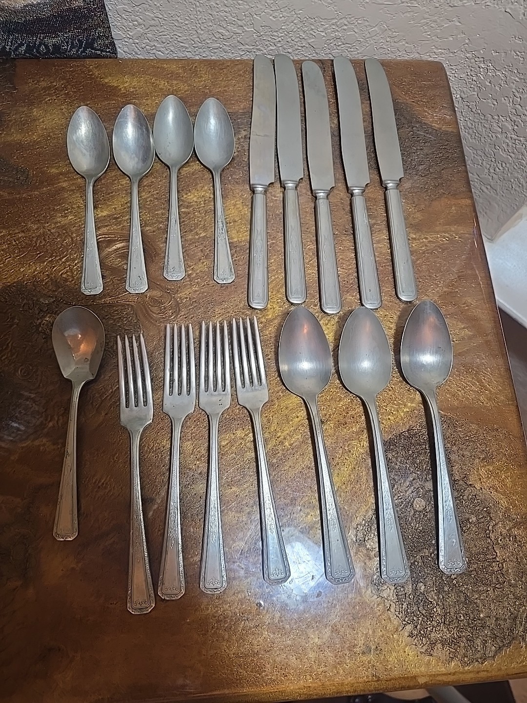 Antique Wm. A. Rogers 17-Pc Flatware Set – OHS124 Floral Scroll Pattern (c. 1910