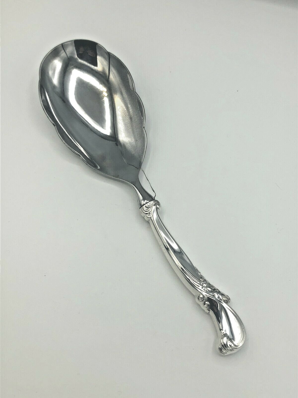Waltz of Spring by Wallace Sterling handle Rice Server 9 7/8″