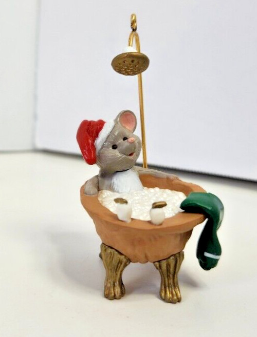 HALLMARK KEEPSAKE SQUEAKY CLEAN MOUSE 1988 QX475-4