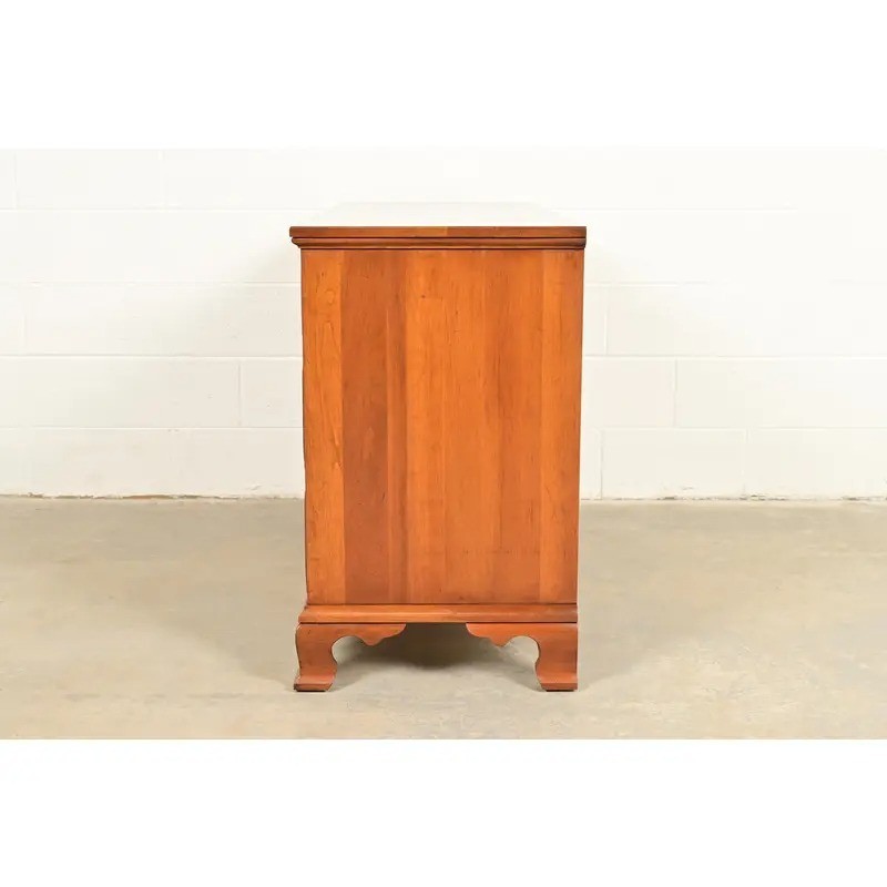Davis Cabinet Co. Georgian Solid Cherry Wood Chest of Drawers, Circa 1960s