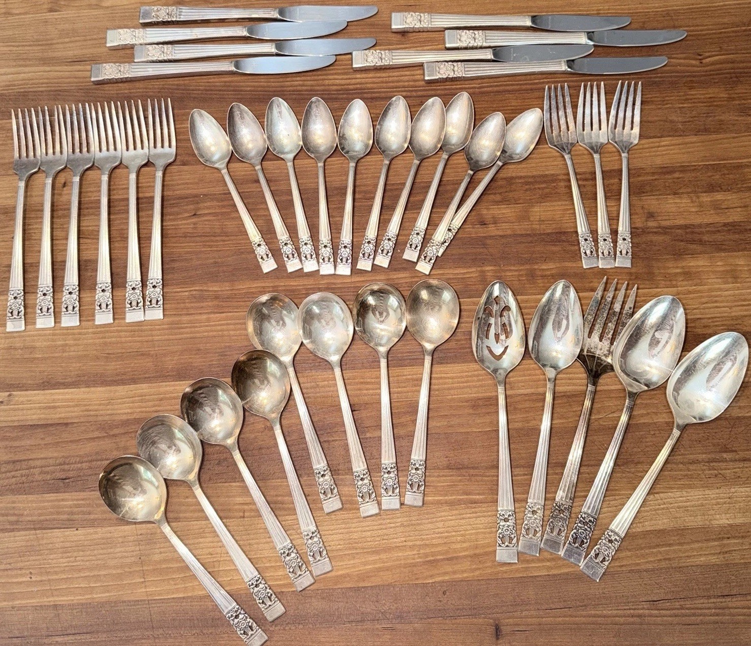 VTG Oneida Community Coronation Silverplate Flatware 40 Pc Lot w/ Serving Pcs