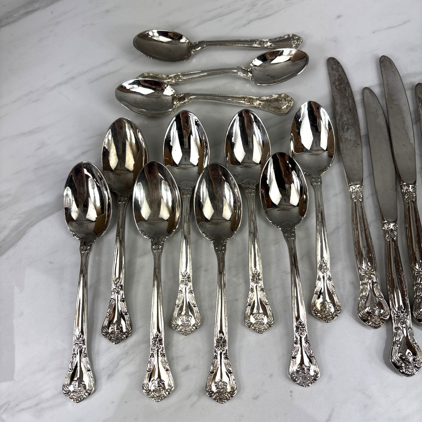 Godinger Silver -Plated Flatware Grand Master 27 pieces Fleur-De-Lis