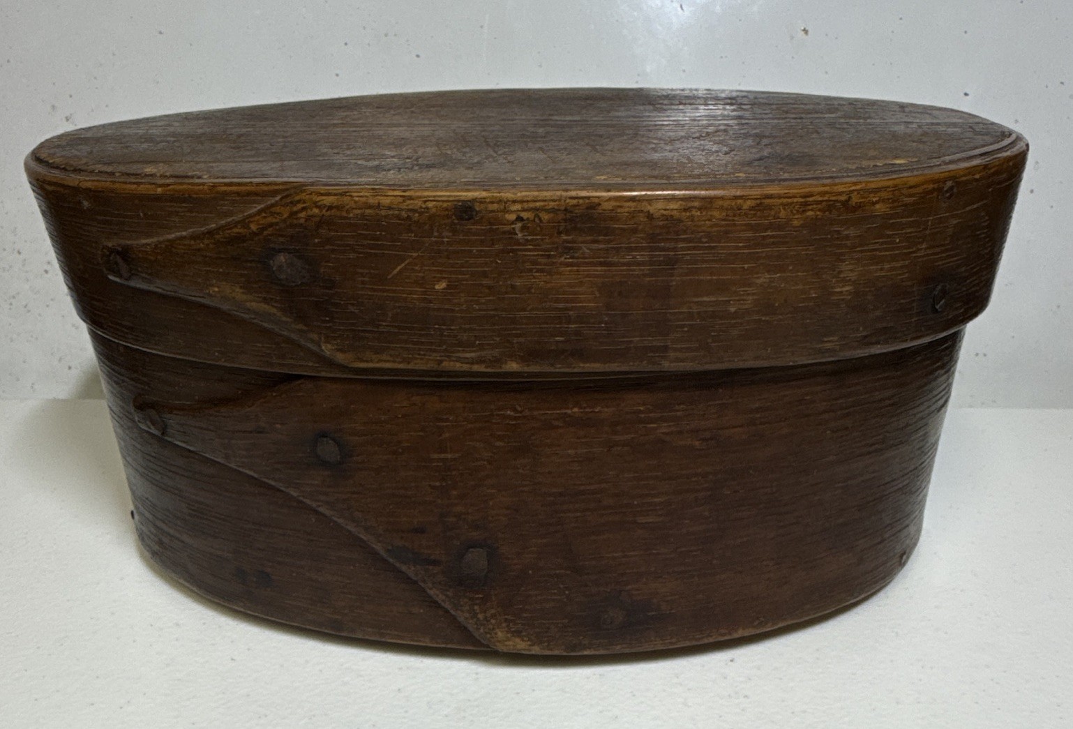19th Century New England Pantry Oval Box w/ Single Lap Joint 10.5″ Long
