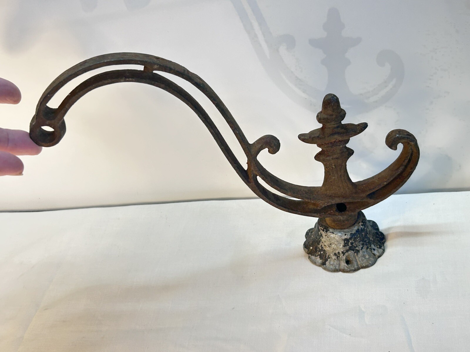 Rusty Cast Iron Hook ? Farmhouse decor