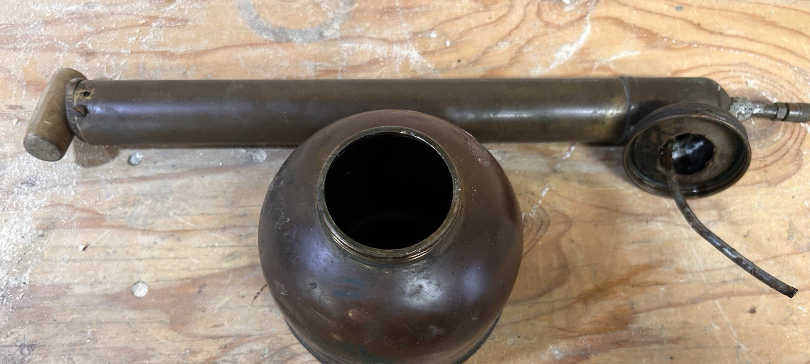 D. B. Smith & Co. Blizzard Continuous Bug Sprayer Copper Brass 18 Works Nice