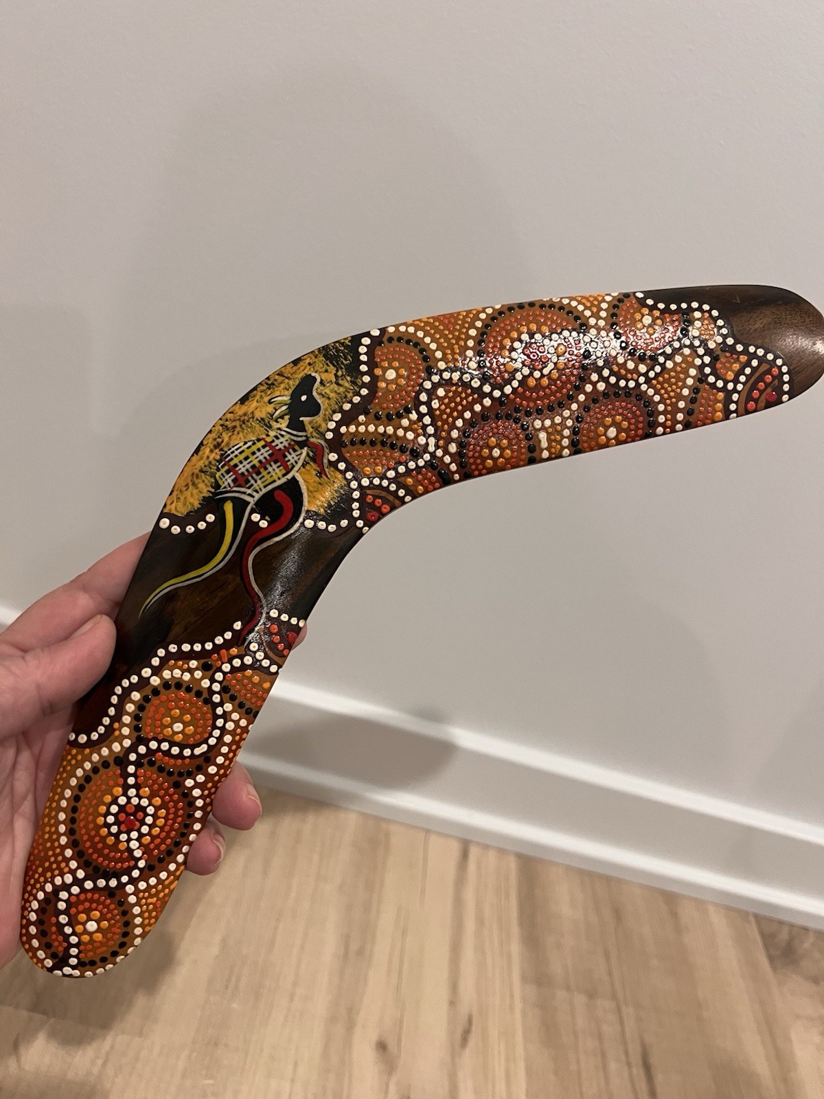 VALDO AUSTRALIAN DOT HAND PAINTED ABORIGINAL SOUVENIR ARTS CRAFT BOOMERANG
