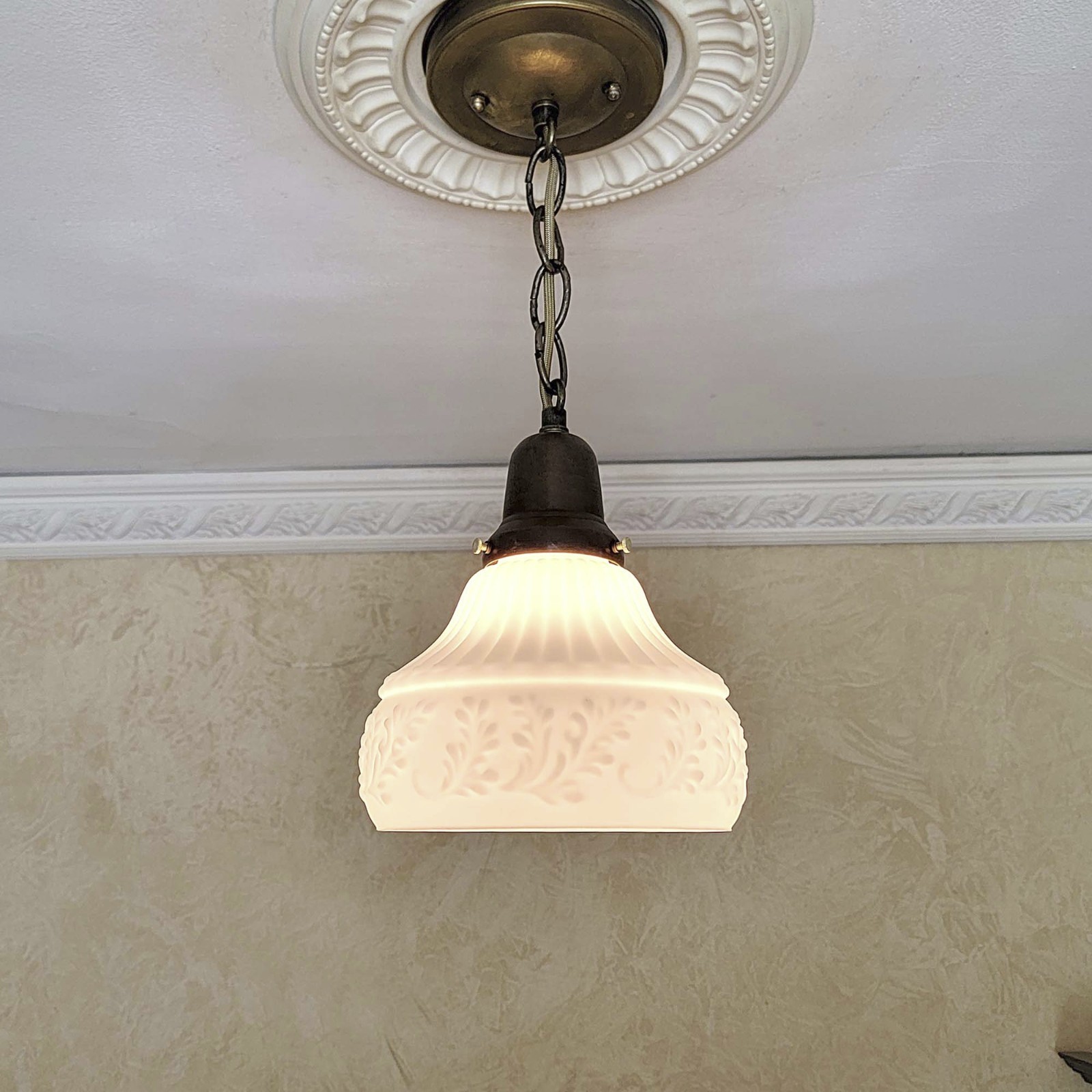 955c Antique 1910s 20s Victorian Ceiling Light glass shade lamp fixture pendant