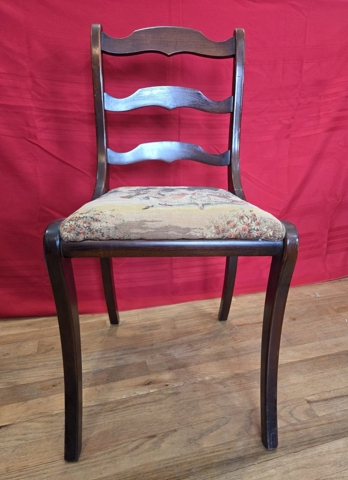 Vintage/Antiques Charlotte Chair Company Chair