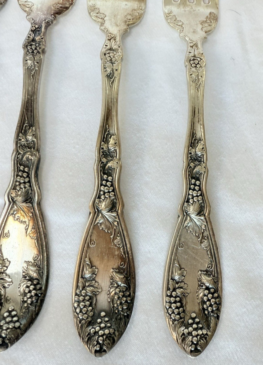1847 Rogers 12 Dinner Forks A1 RRR 12 Knives 12 DWT & Butter & TSP 26 pcs in All