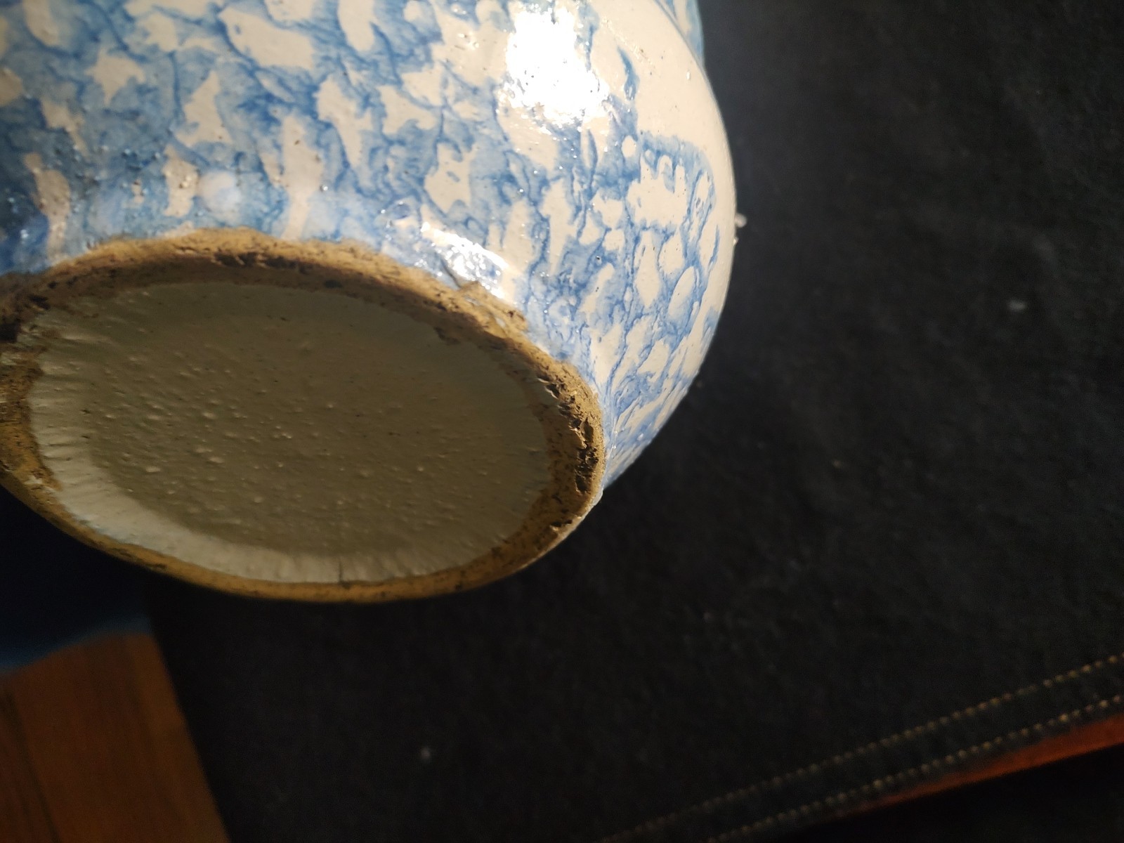Vintage Blue and White Stoneware Spongeware Spittoon Cuspidor Stoneware – AS-IS