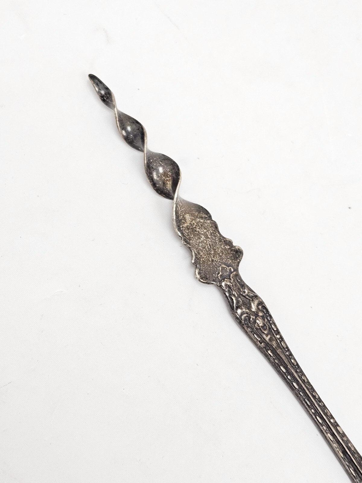ANTIQUE SPIRAL STERLING SILVER APPETIZER/BUTTER PICK 6.5″