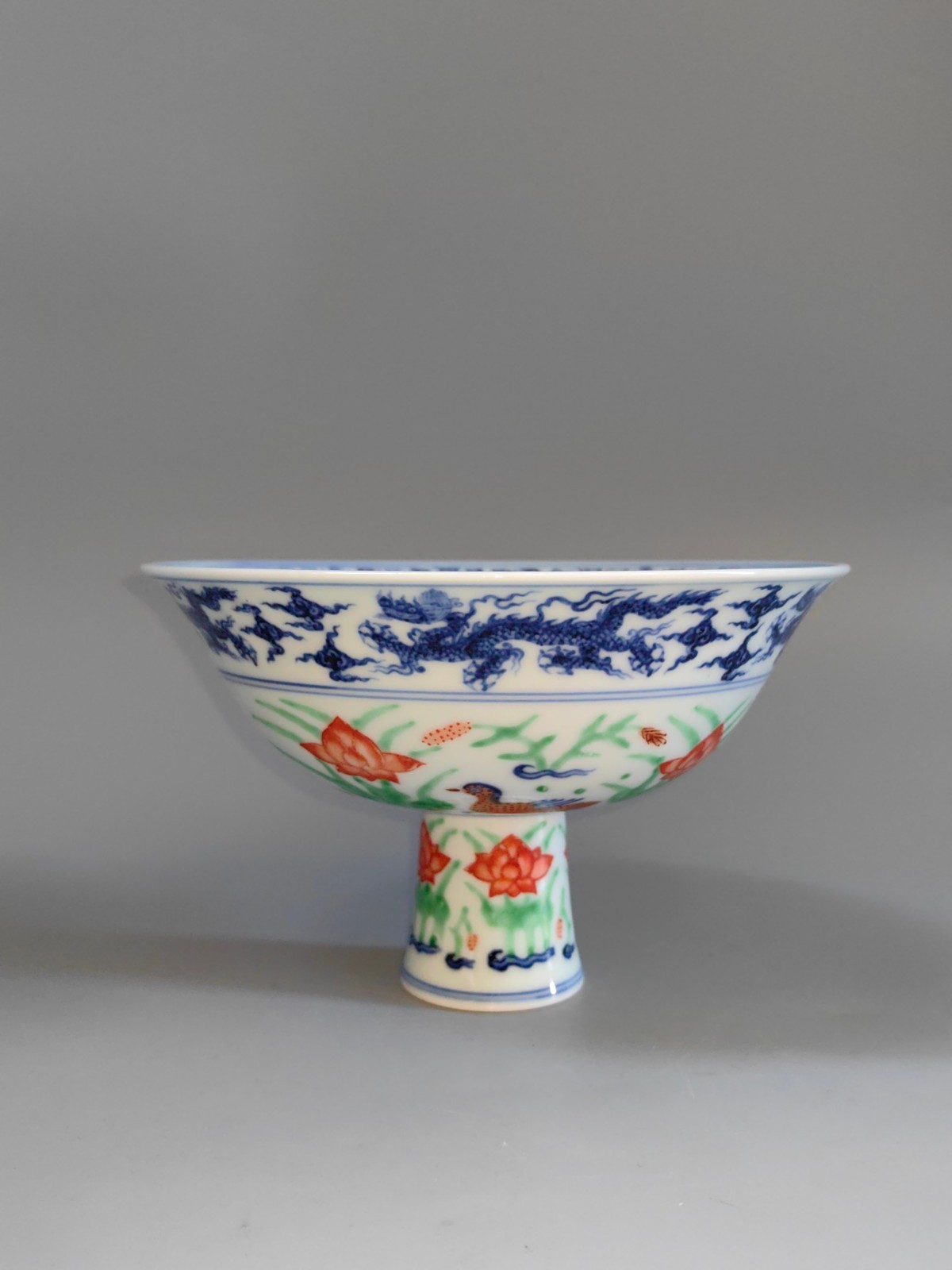 XL Beautiful China Ming dynasty dou-cai porcelain high footed bowl