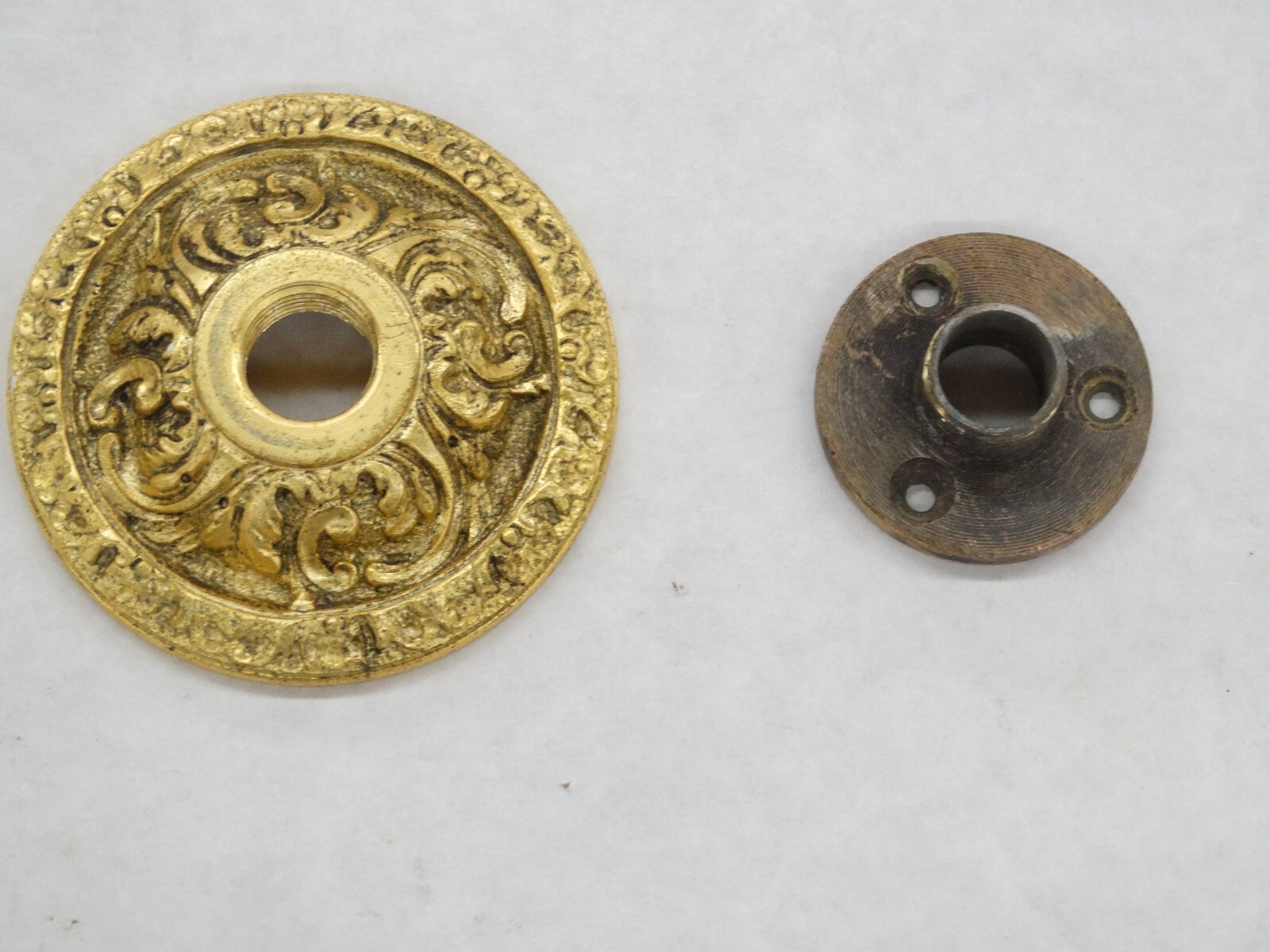 Vintage Round Solid Brass Ornate Doorknob Screw On Back Plate w/ Mounting Plate