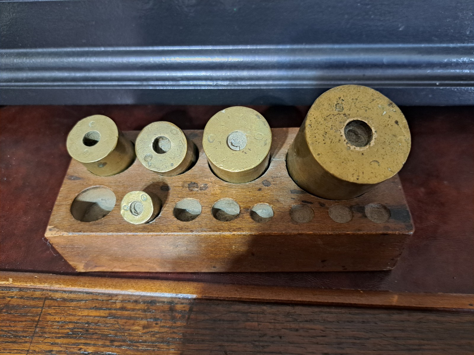 French Roberval Force 10 Kilo Balance Scale w/ Brass Pans and Brass Weights