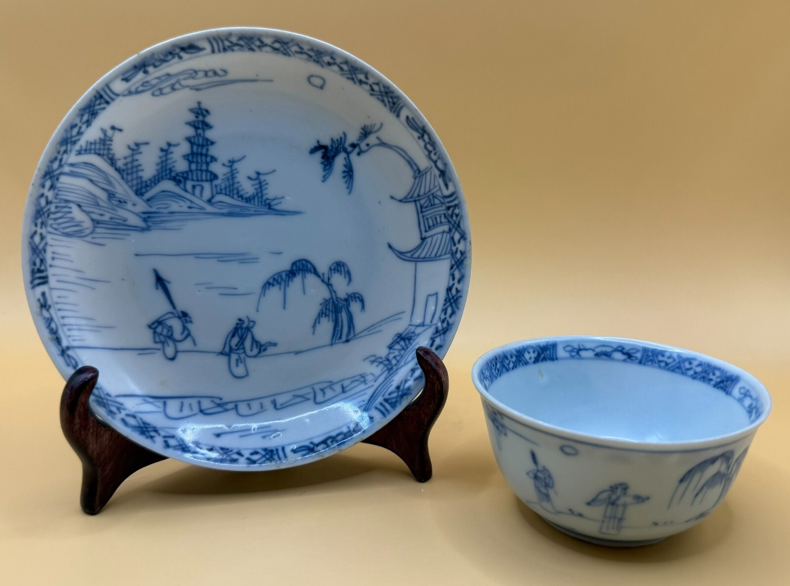 Ca Mau Shipwreck Cargo ‘Pencilled Discussion’ Tea Bowl & Saucer, Circa 1725