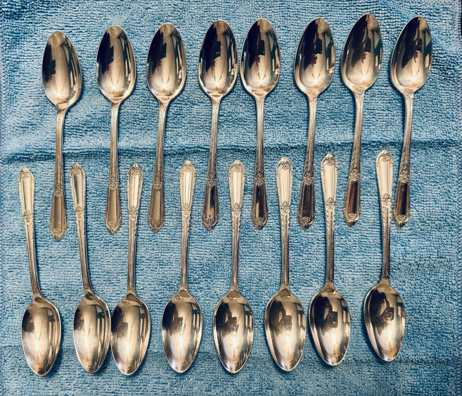 1937 WM Rogers Cotillion Pattern International-Silverplate Flatware (48 PIECES)