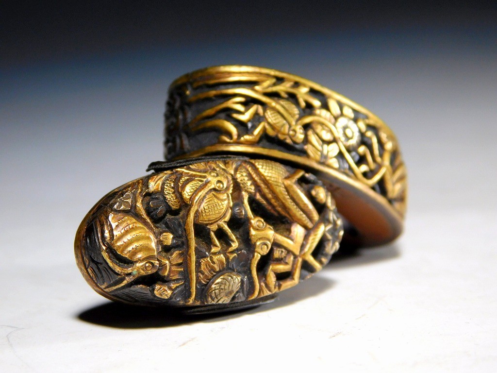 Mino School Signed Mantis & Crickets Fuchi Kashira Edo original tsuba antique