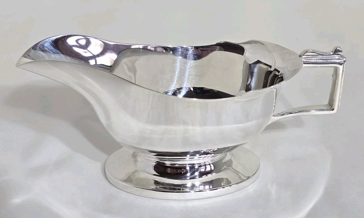 Antique sterling silver sauce / gravy boat . Sheffield 1936. By Cooper Brothers