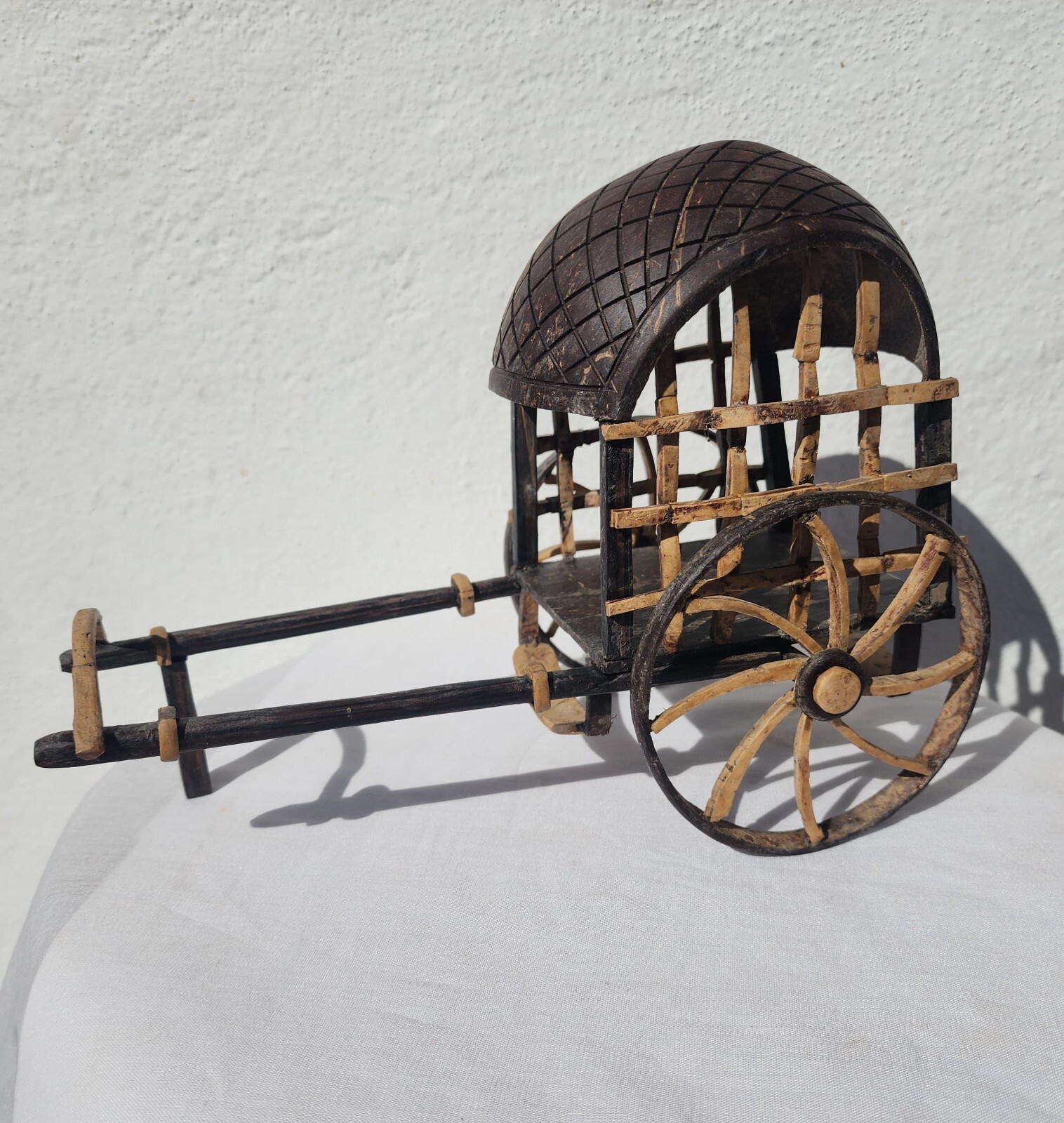 Coconut Shell Natural Handmade Design Ceylon Eco-Friendly And Antique.