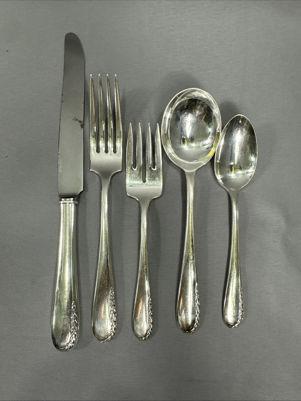61 Piece WALLACE Silverware Stainless Ultra Braided Wheat Design In Wood Case