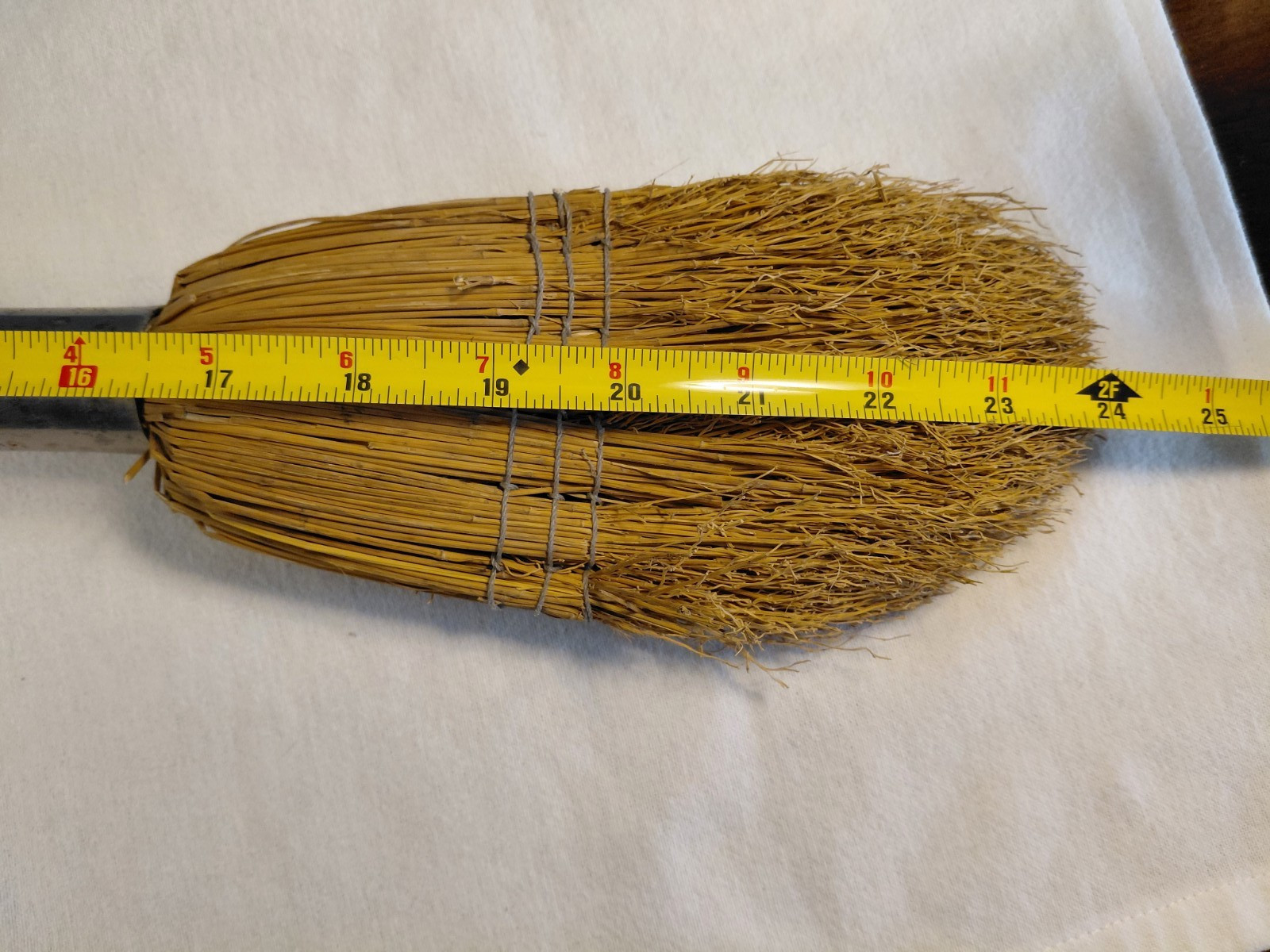 VTG Whisk Hand Broom Wire Wrap, Decorative Metal Handle, Replaceable Straw