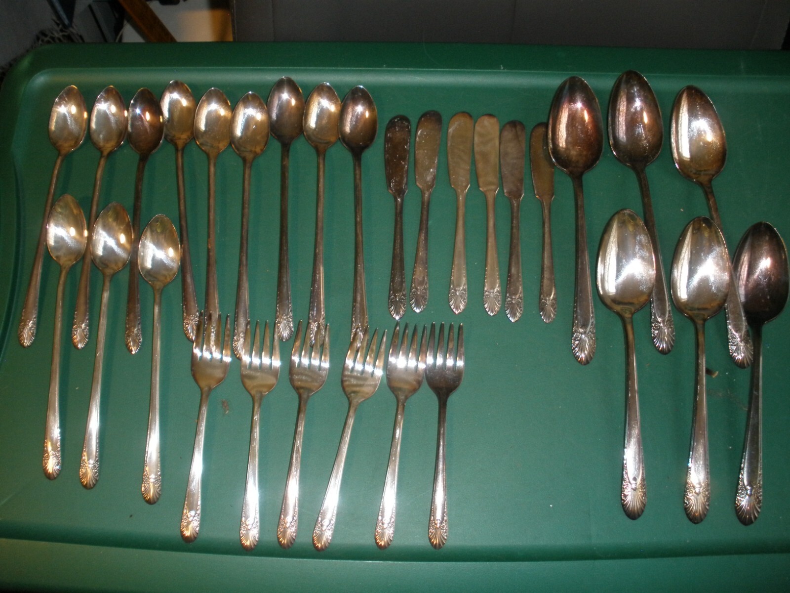 Vintage Flatware Set Crown Silverplate CARMEN 30 Pieces EUC (T85)