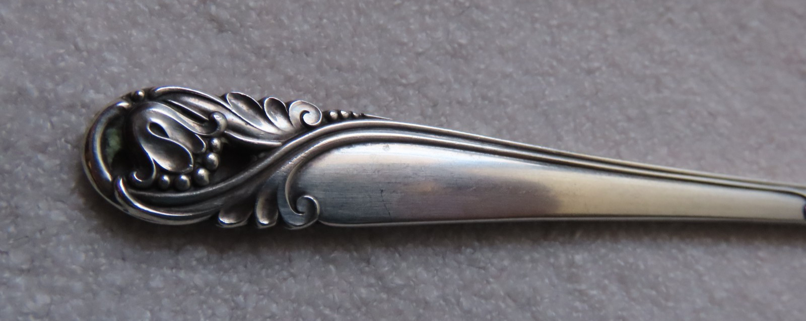 “Spring Glory” Flat Solid Butter Spreader Knife-5 3/4″ International Sterling