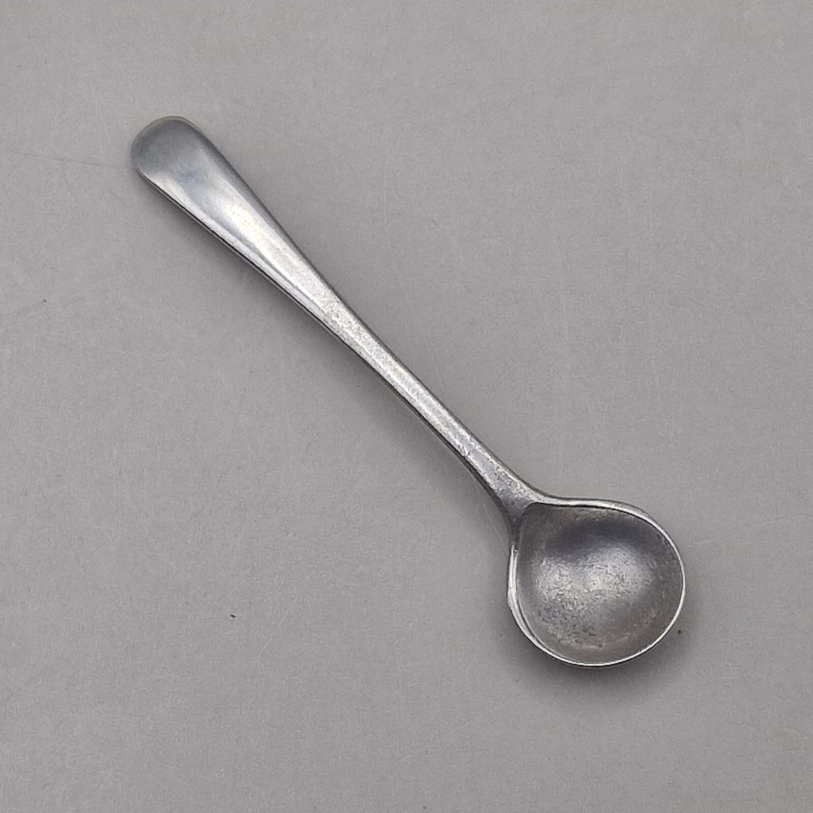Solid Silver Salt/Mustard Spoon by Robert Pringle & Sons Sheffield 1925