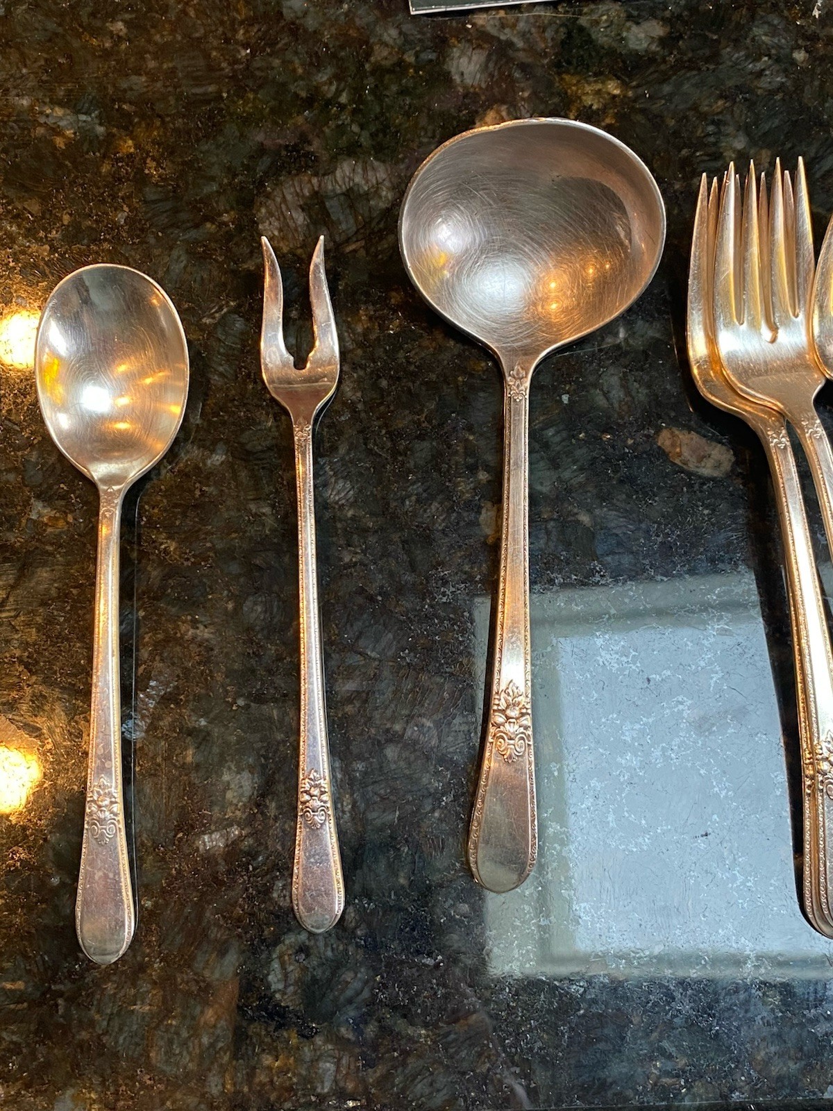 Rogers 1847 Flatware Adoration Pattern 45+ Pieces And Box