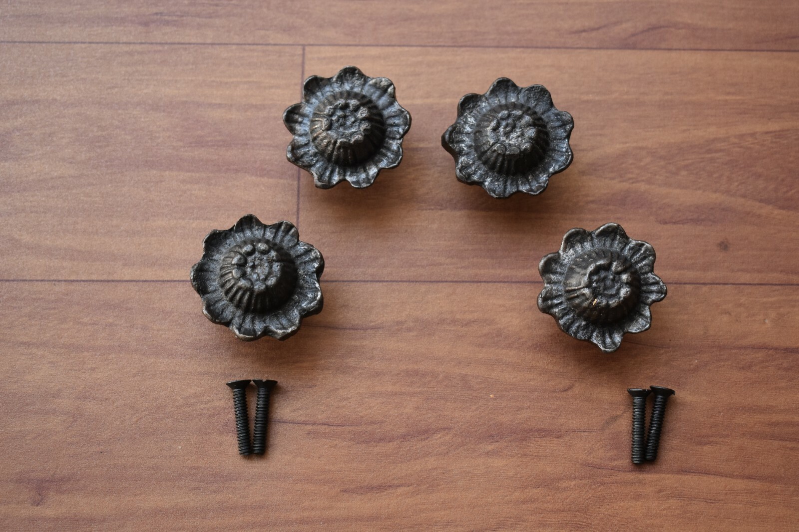Vintage Iron door knobs Old cast cabinet drawer handles pull rustic Knobs 4 pcs