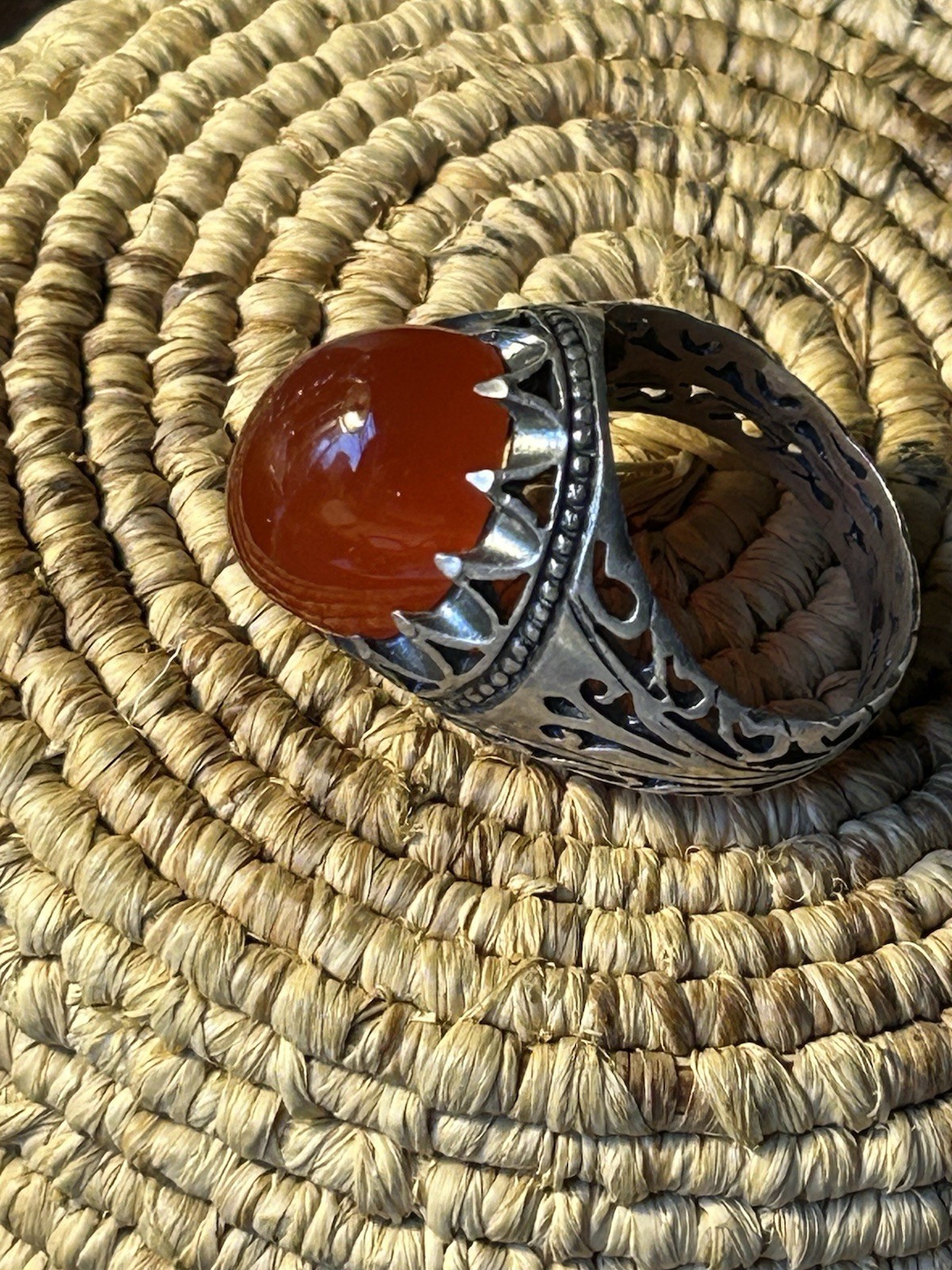 MIDDLE EASTERN STERLING SILVER 925 CARNELIAN AGATE CABOCHON STONE RING