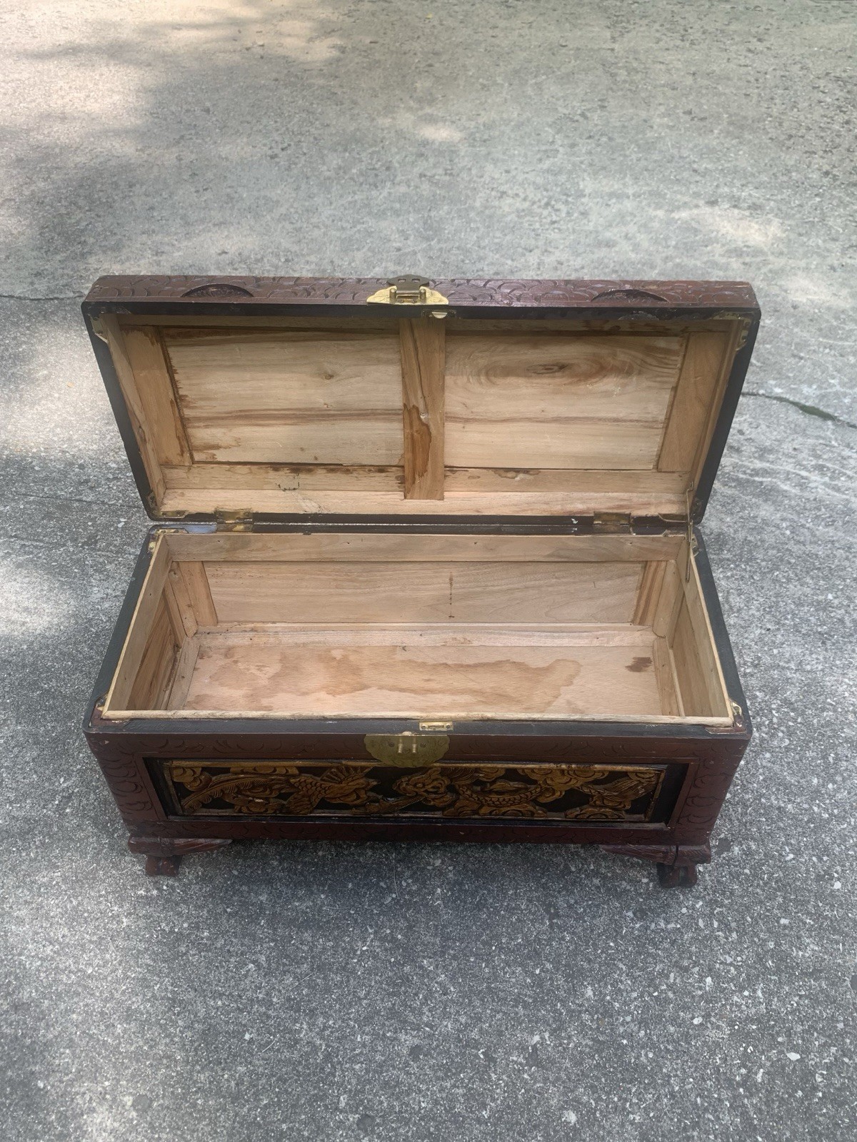 Vtg Large Chinese Carved Dragon & Phoenix Design Camphor Wood Chest Trunk 27.5”