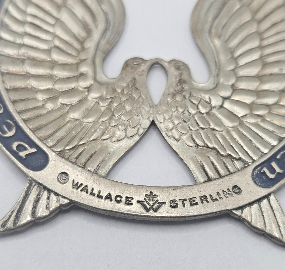 VINTAGE STERLING CHRISTMAS ORNAMENT PENDANT WALLACE PEACE ON EARTH DOVES 1973