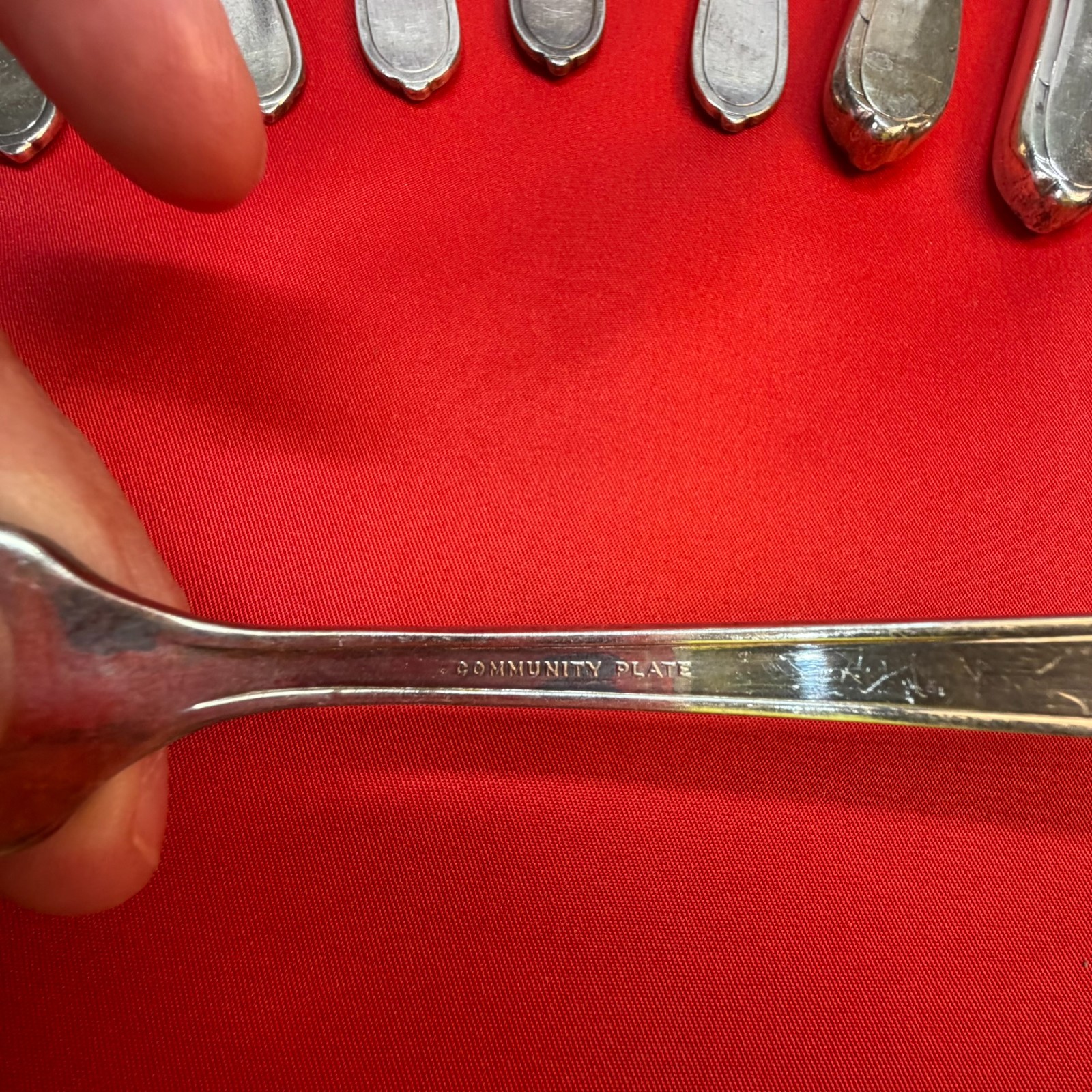 ONEIDA Silverplate BERKELEY SQUARE Lot 15 Dinner Forks Table Knives Soup Spoons