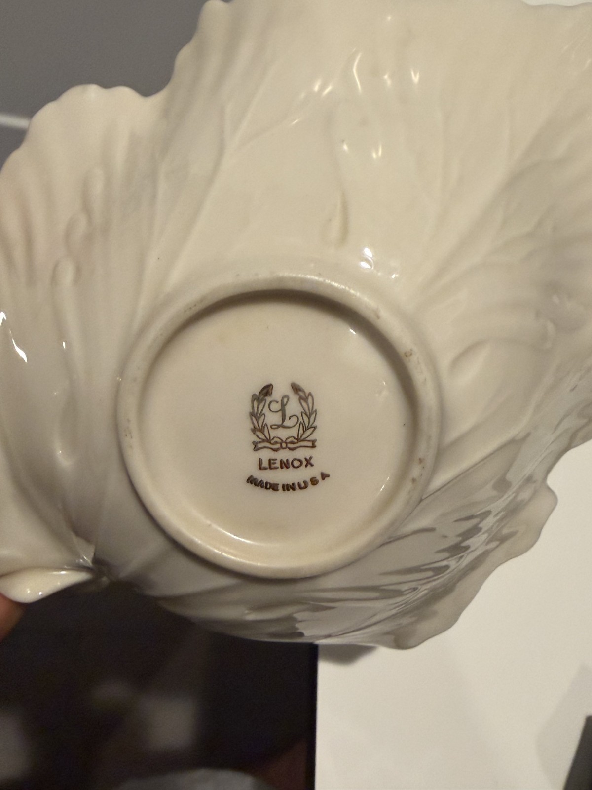 LENOX Double Leaf Divided Serving Dish w/Handle Gold Trim (10″ x 5 1/2″)